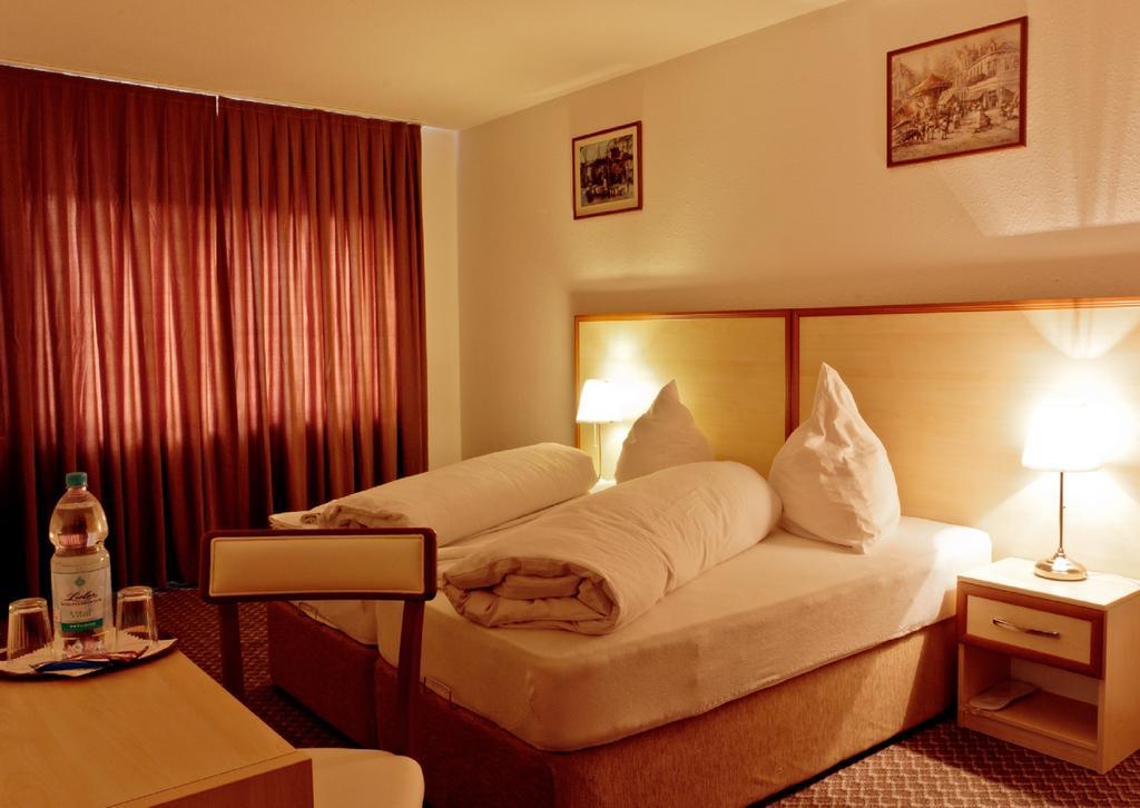 Hotel Ganita Weil Am Rhein Quarto foto